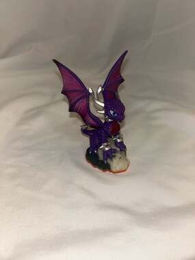 Skylanders Giants Cynder Series 2 Action Figure